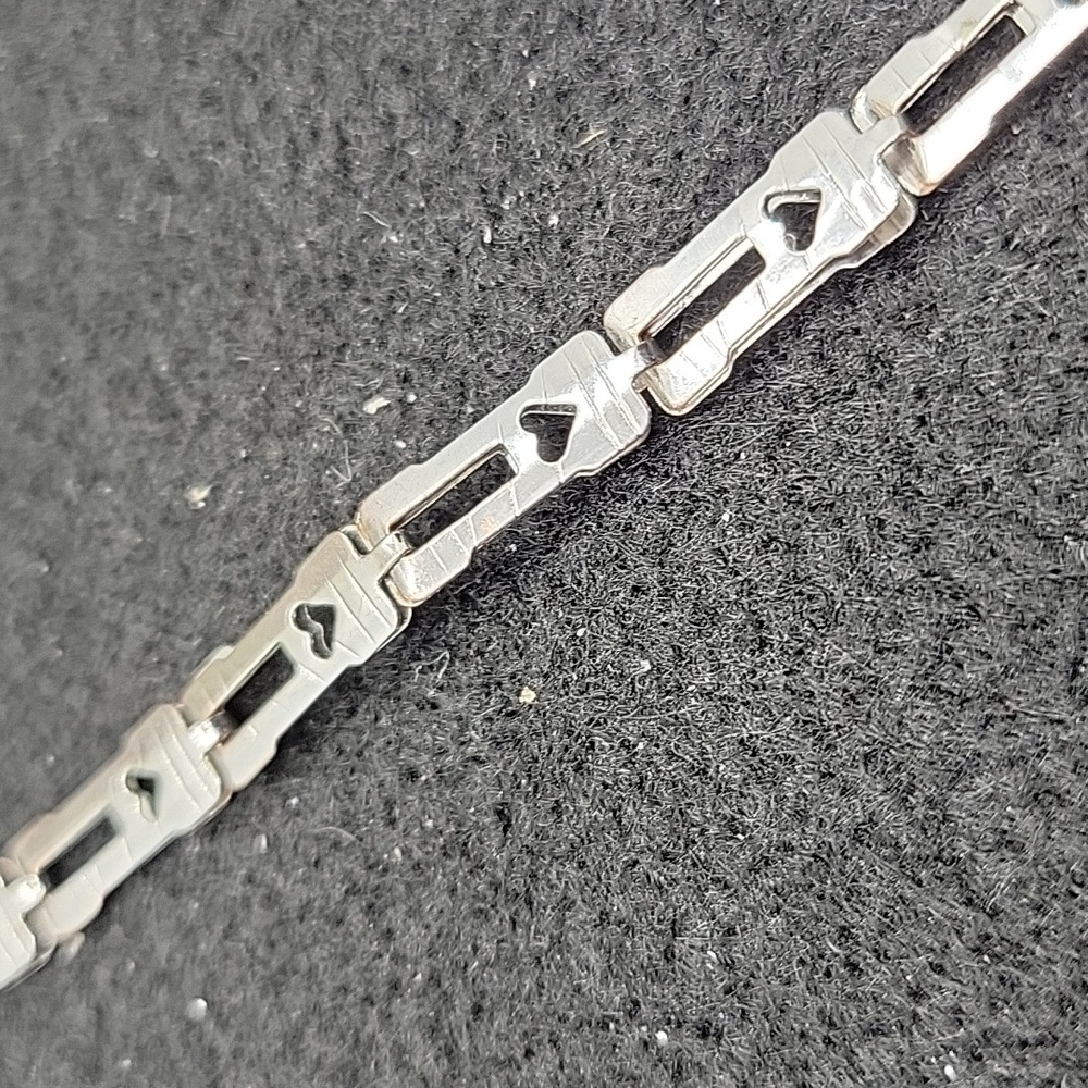 Very Pretty Bracelet - image 2